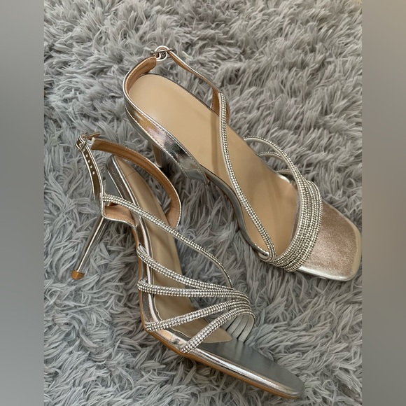 Elegant Silver Strappy Heels - Picture 5 of 10